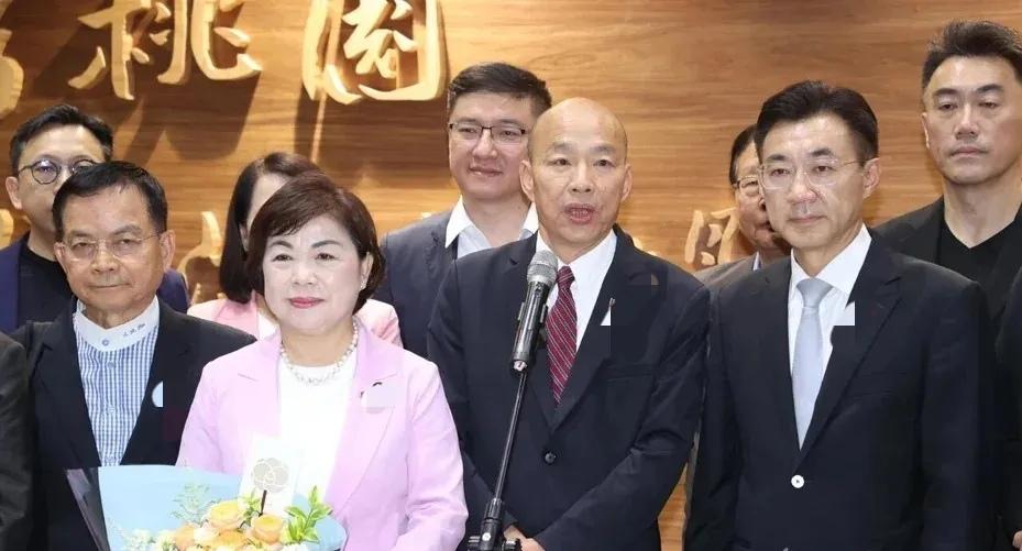 窜访美国的韩国瑜昨晚（6月27日）返回台湾，在桃园机场发表简短讲话妄称：“到华府