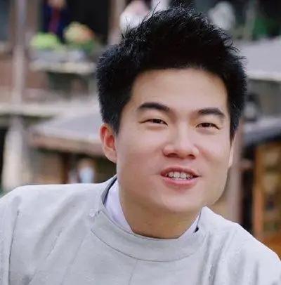 一夜之间，董宇辉的粉丝全“佛系”了！不催播、不抢单，只盼他好好活着张雪峰老师