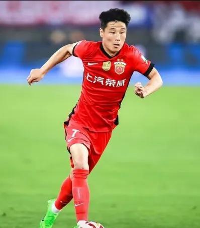 中超上海海港3-1青岛海牛，本场再次说明海港6.件事1、海港真的急了！前10轮