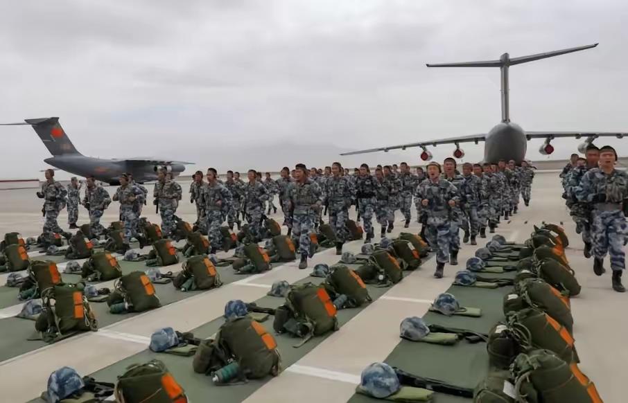 国家召回退役老兵，从不是“兵不够用”，而是大国国防的智慧布局近期，国家召回