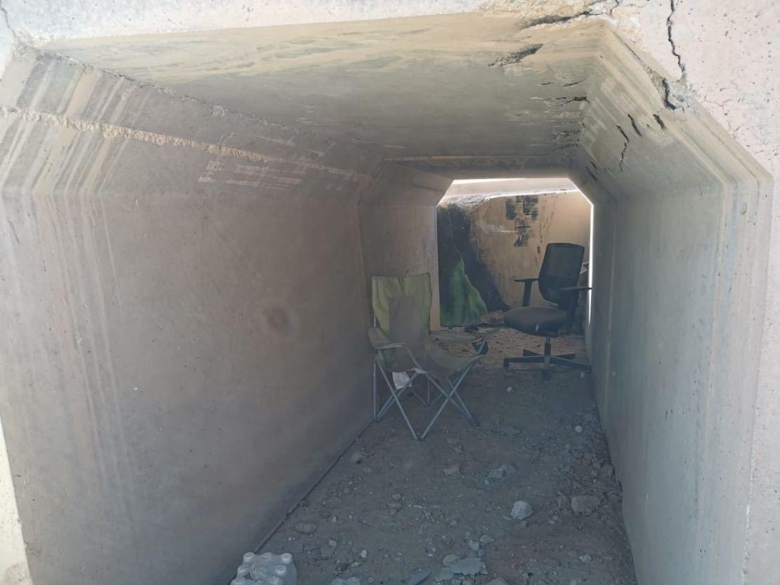约旦美军基地的掩体结构非常简单。避难所通常设置在宿舍之间，这样在攻击来袭时，不必