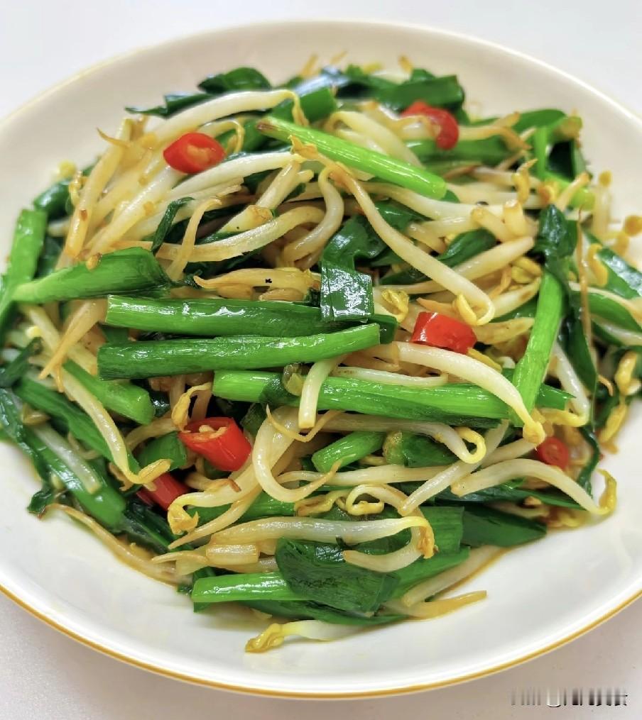 春天，使劲吃这菜，一祛湿，二散寒，三助眠，四强免疫，别不懂吃春天是食补养生