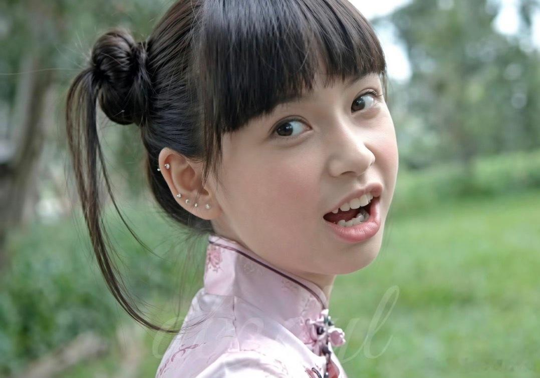 Angelababy14岁中华娘造型至今不知道为什么被说整容，感觉就是牙箍了一下