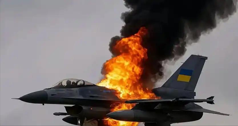 丢人丢到全世界！乌克兰战斗机被自己发射的导弹凌空打爆，没比这事儿还离谱的了。