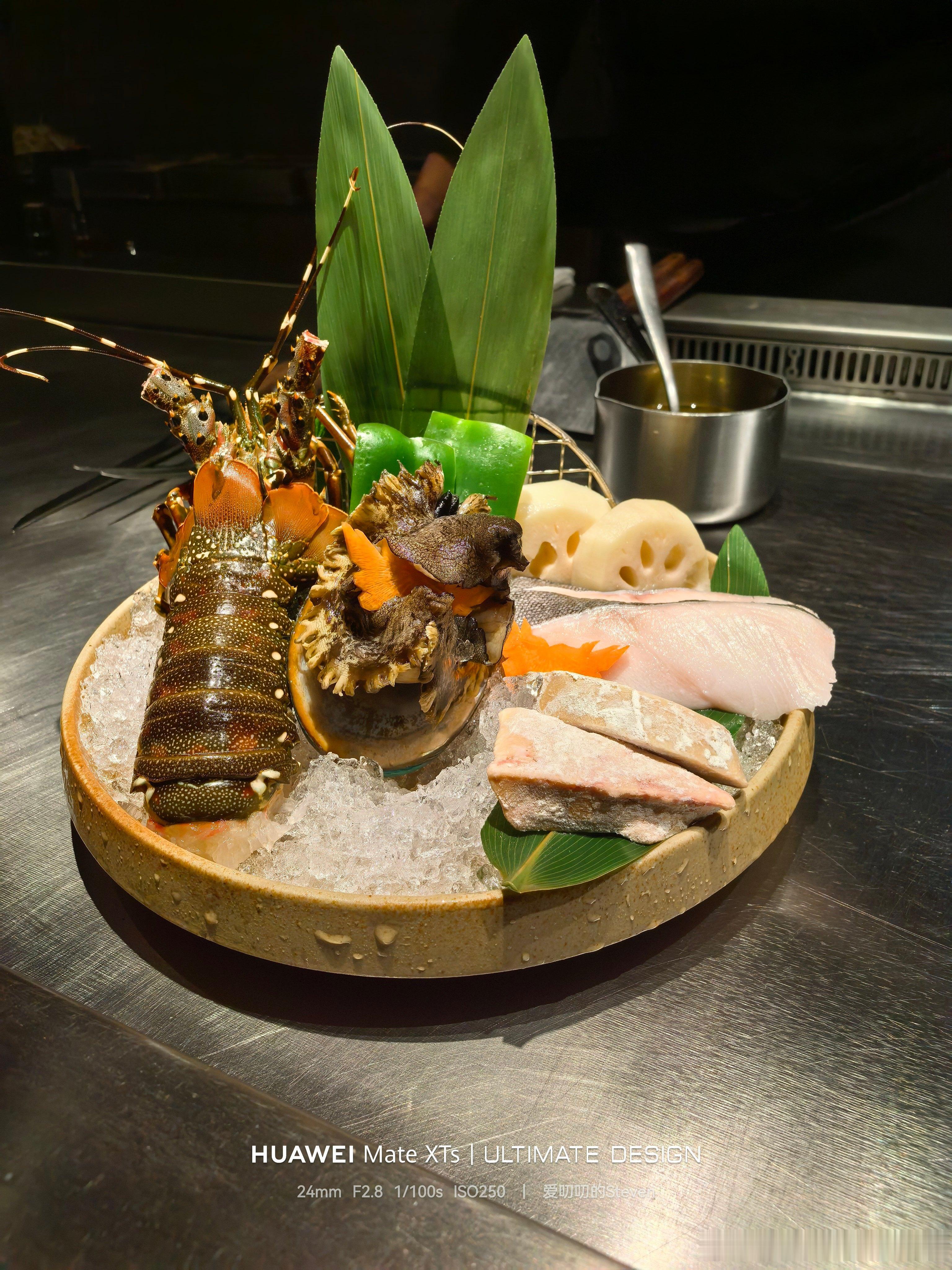 今天吃龙+鲍，你们先吃，我再动筷。爱叨叨的日常