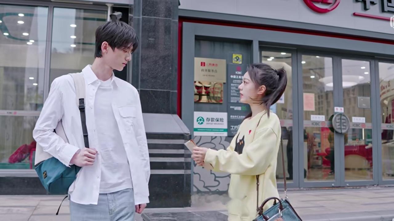 《骄阳似我》聂曦光借出5万元，为什么庄序多还了5000元？在剧中，庄序妈妈生