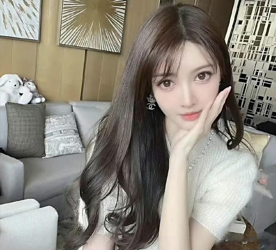 爆‼️叶珂直播突现婴儿哭声，单亲妈妈慌乱又温柔的样子，瞬间圈粉无数！近日网红叶