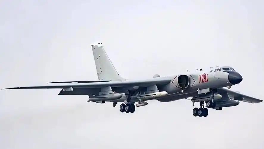 美国媒体：中国居然派出了战略核轰炸机！美国《军事观察杂志》9月14日发文称，解放