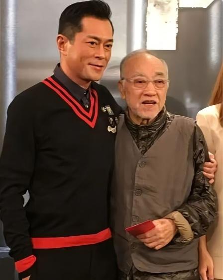古天乐，真的是香港娱乐圈一股清流。近期83岁演员卢海鹏曝出古天乐为其默默支付7年