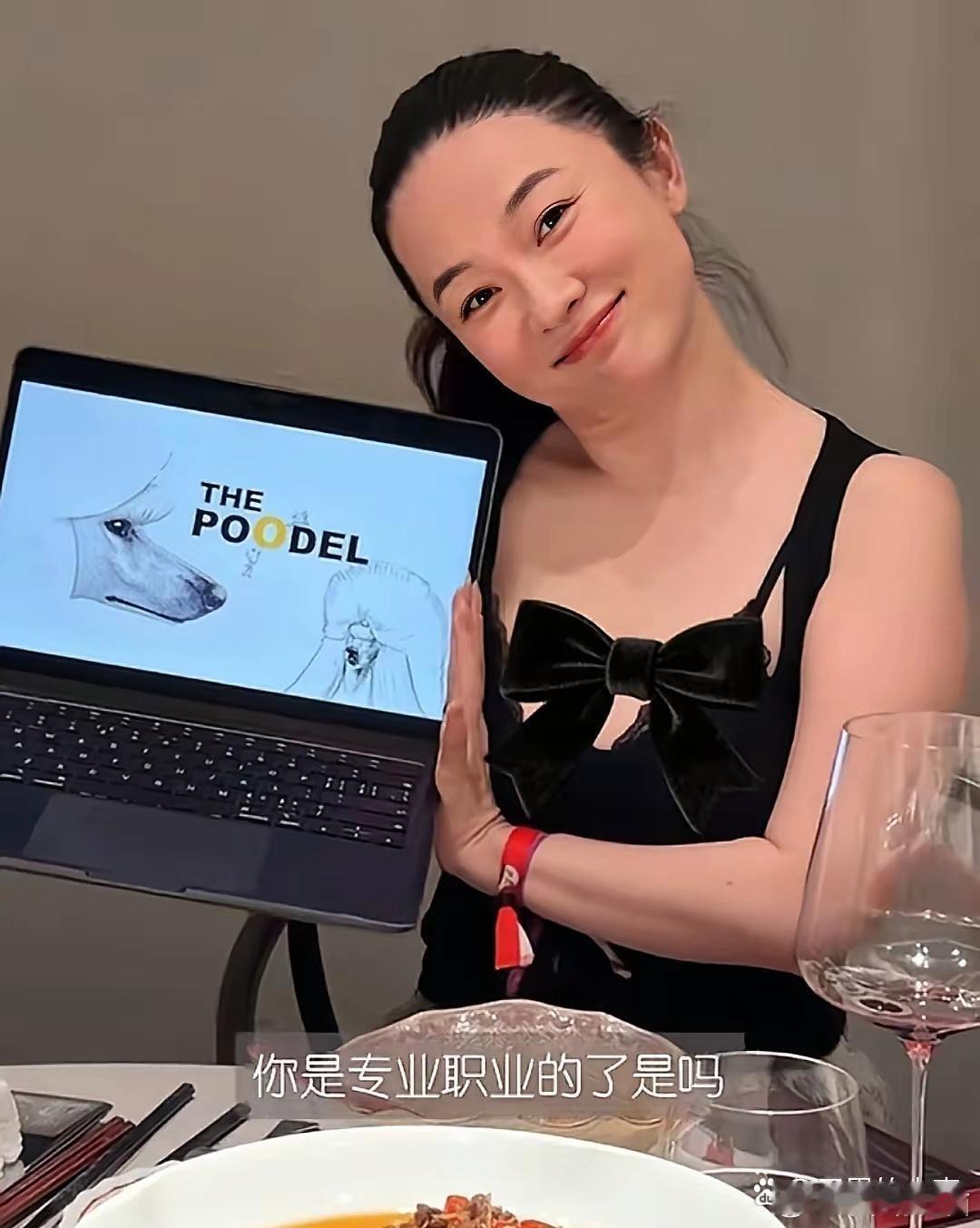 45岁霍思燕参加姐妹聚会，她现在真富态，整个人肉嘟嘟的。甘薇，熊乃瑾还有贾乃亮前