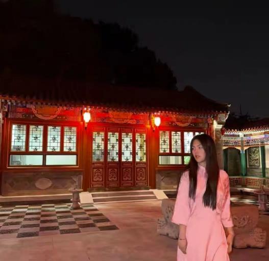 这次真的被王诗龄吓到了！不是因为她又晒了什么高奢包包或珠宝，也不是什么让人震惊