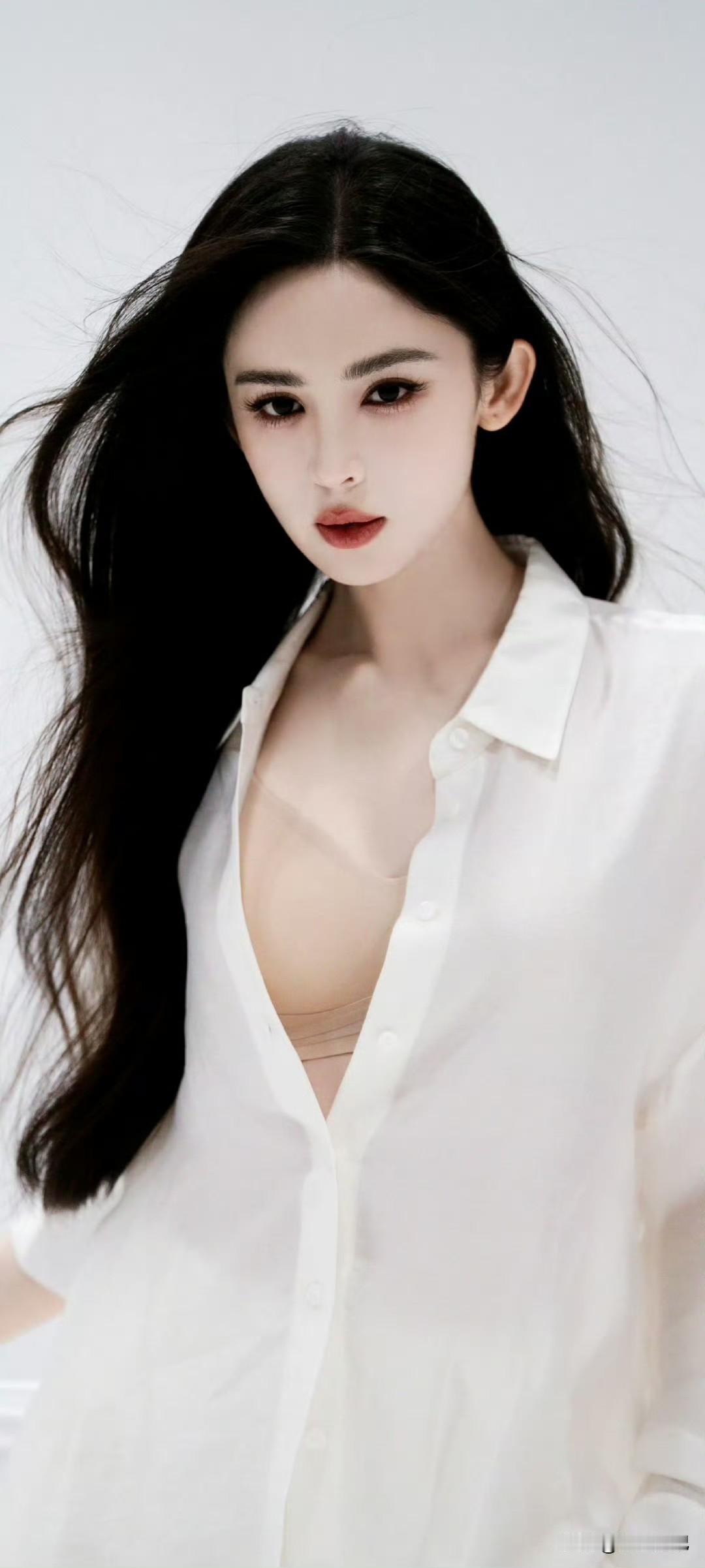 娜扎x最新内衣物料