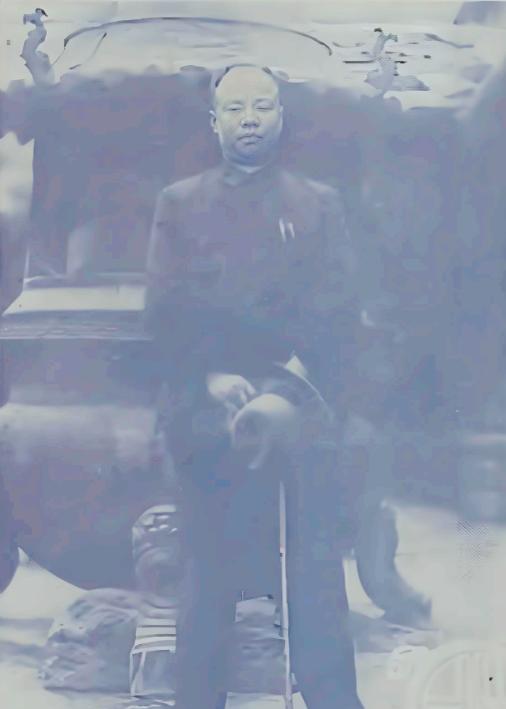 1942年，宋美龄让戴笠秘密除掉王世和。戴笠听到名字，后背瞬间冒冷汗，马上向蒋介