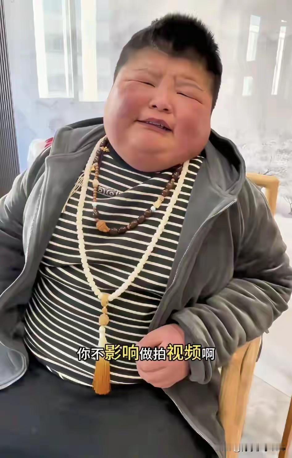 河南12岁吃播多器官衰竭，亲爹回村找坟地？拿命换流量，太惨了！河南12岁的网红