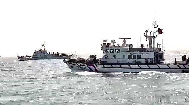 差点发生碰撞就二三十米距离今天上午在厦金海域大陆四艘海警船和湾湾四艘海巡