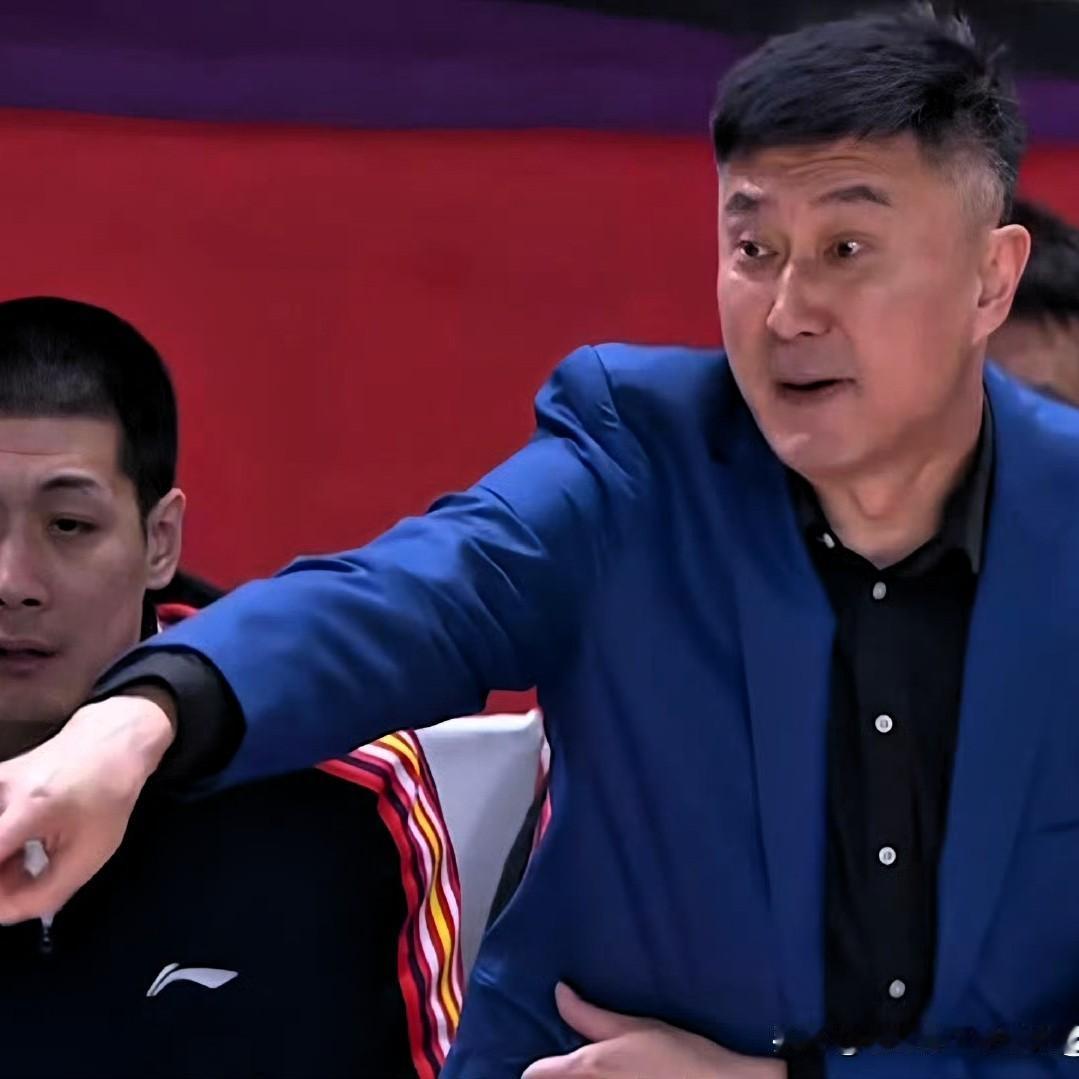 恕我直言，广东打不过北京广厦！全主力的广东男篮，打得过北京和广厦吗，恕我直言，有