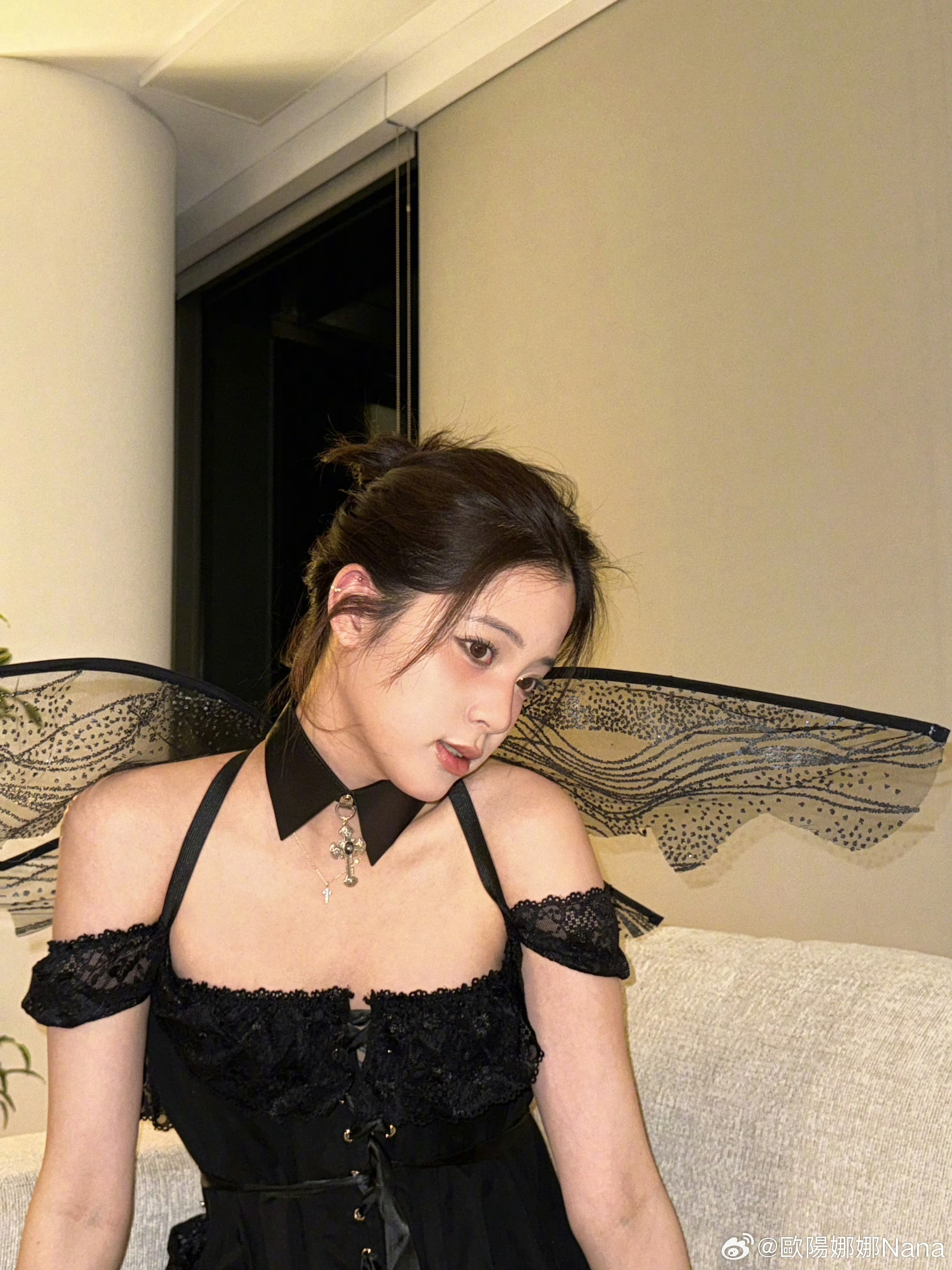 欧阳娜娜黑色蕾丝套装好有情趣