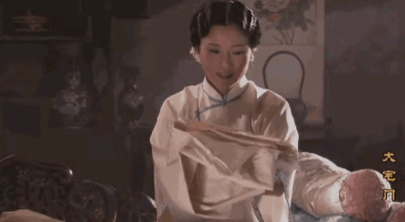 2000年，郭宝昌拍摄《大宅门》找到了宁静，邀请她演杨九红，看了剧本之后，宁静喜