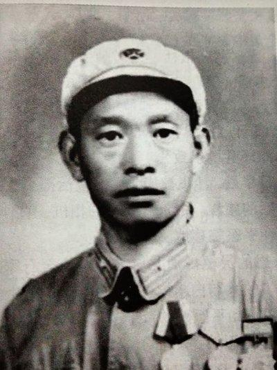 1943年，八路军电台科长刘长生结婚申请未通过，一气之下，他竟带着密码本投靠日军