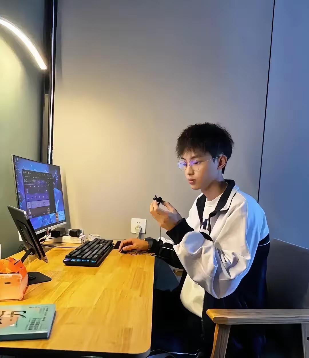 言传不如身教高中生为买苹果手机打工悟艰辛妈妈的妥协藏着育儿智慧言传不如身