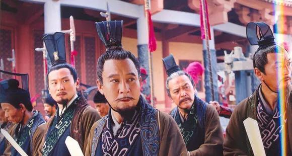 窦婴被杀一点不冤，换成你也照样杀他。汉武帝那时候，皇权大得跟座山似的，谁要是敢