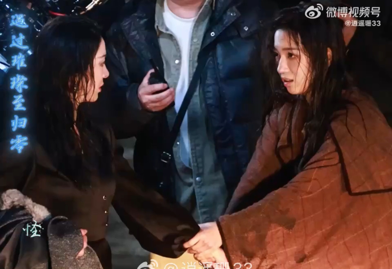 代露娃黏人小狗看完代露娃这段想偷狗了她那个样子确实太好rua了。缠着不让走，眼