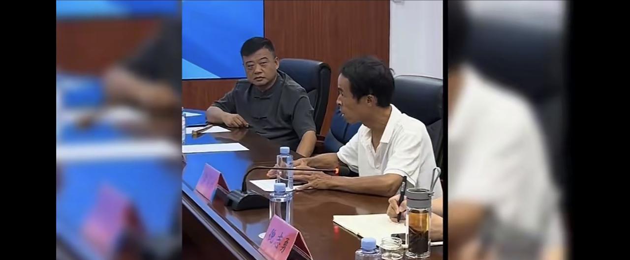 鸡排哥真的很有文化底蕴，他小时候语文成绩一定很好，他为这一刻准备了26年了！摆了