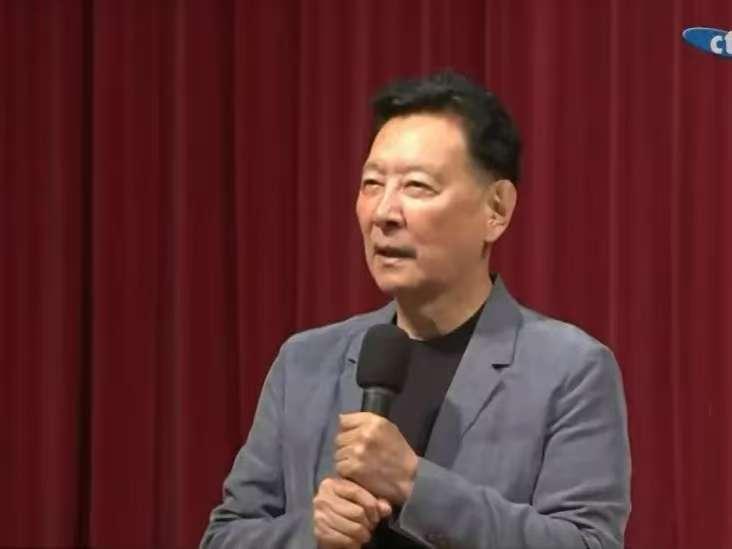 赵少康惊慌失措，居然遭到检方起诉！ 说白了，赵少康涉嫌亮票被起诉，痛失了往日