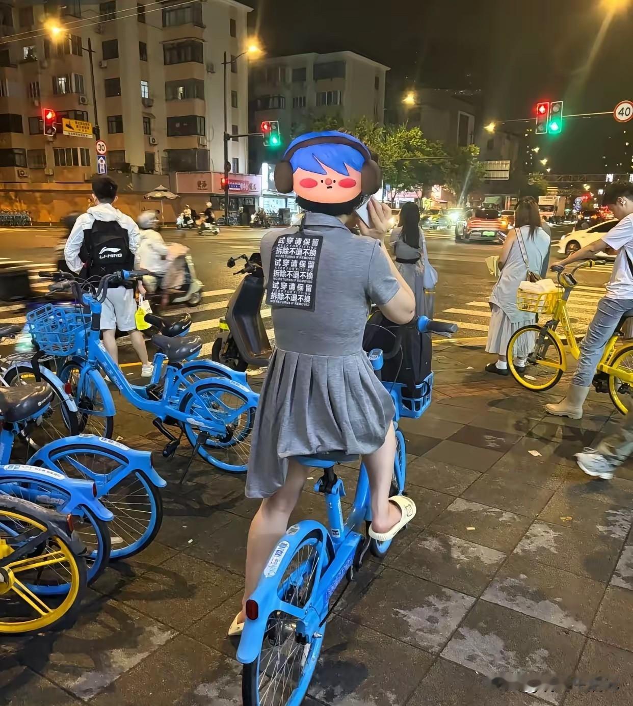 所以，网购的衣服买回家，一定要先洗。