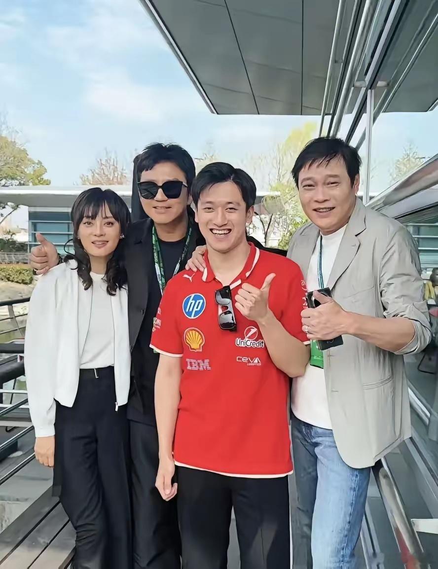 孙俪真会生，13岁的儿子又瘦又高又帅气，脸型和五官神似妈妈
