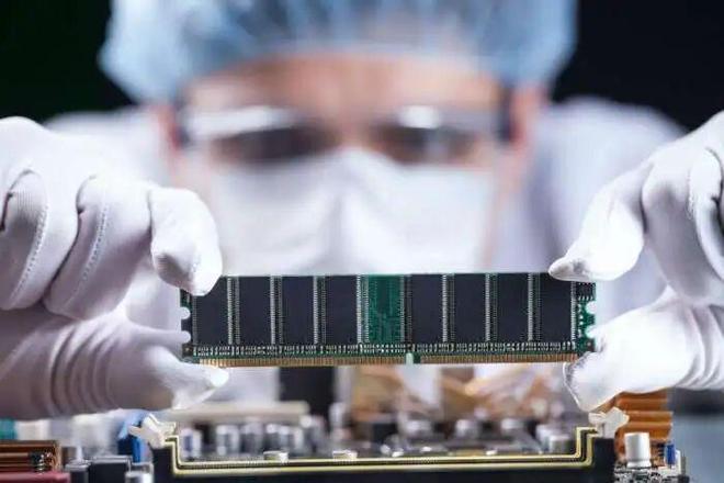 半导体又现“蛇吞象”收购案, 皮革商跨界做芯片