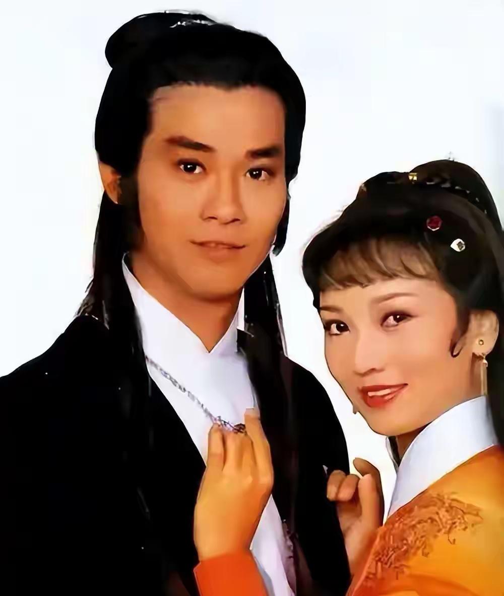 谁能想到，荧幕上仙气飘飘的白娘子，年轻时也经历过这么狗血的‘宫斗’？今天就来扒一