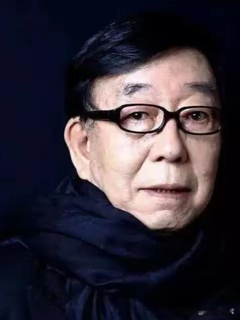 1983年，一位民工胡乱敲击饭盒的节奏被一个人无意间听到，谁曾想，就是这个敲饭盒