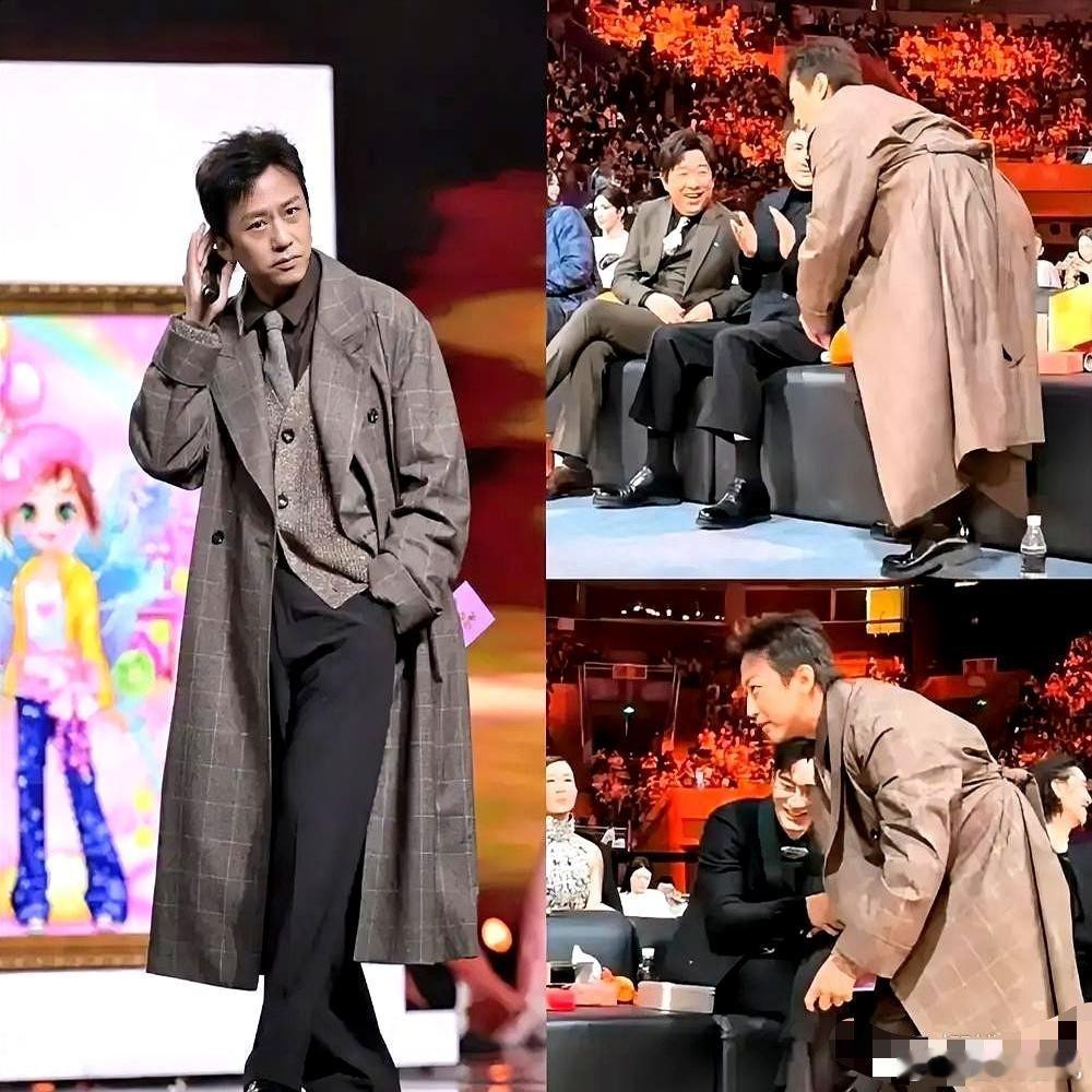 我真搞不懂邓超这个人，他都47岁了，在微博之夜上怎么还能这么逗呢？红毯上各种摆姿