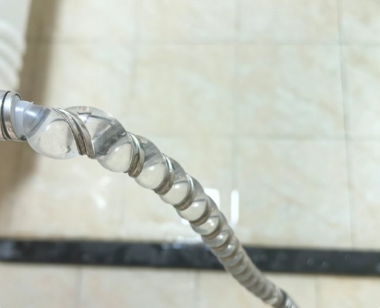 一天三次澡，也不至于坏这么快吧!宝师傅又要换水管了​​​