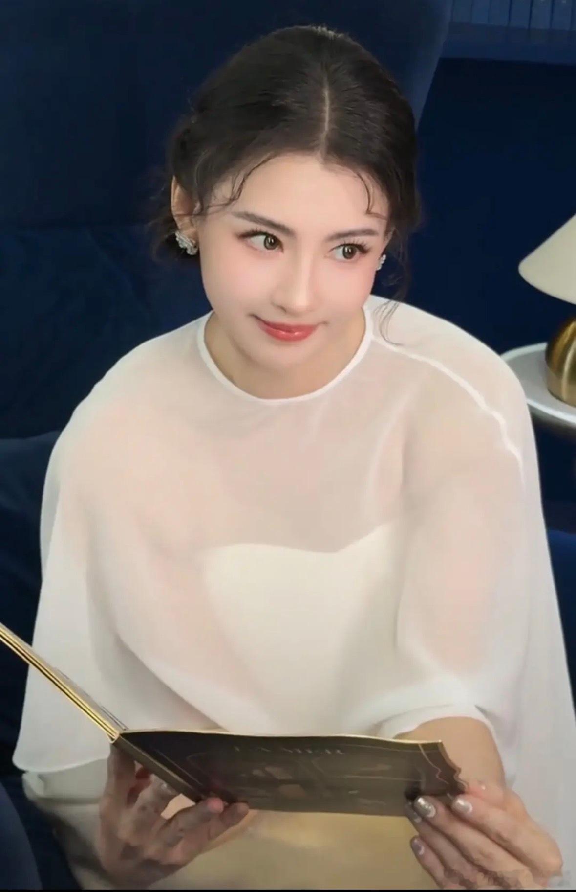 张柏芝胖了后依旧美出新高度张柏芝真的太美了精致的像洋娃娃​​​