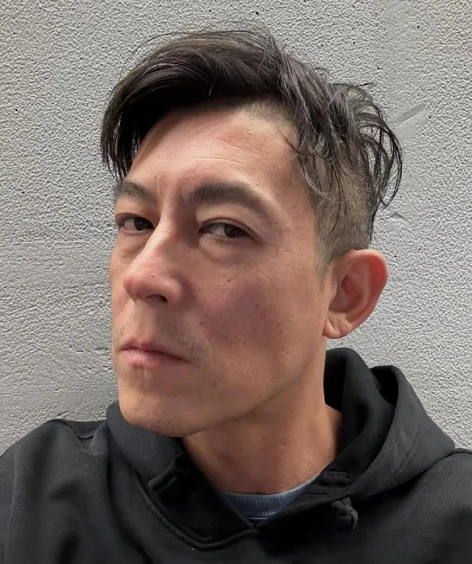 原来面相真的会变，曾经的好哥们谢霆锋和陈冠希，现在看起来不仅年龄悬殊，状态也是