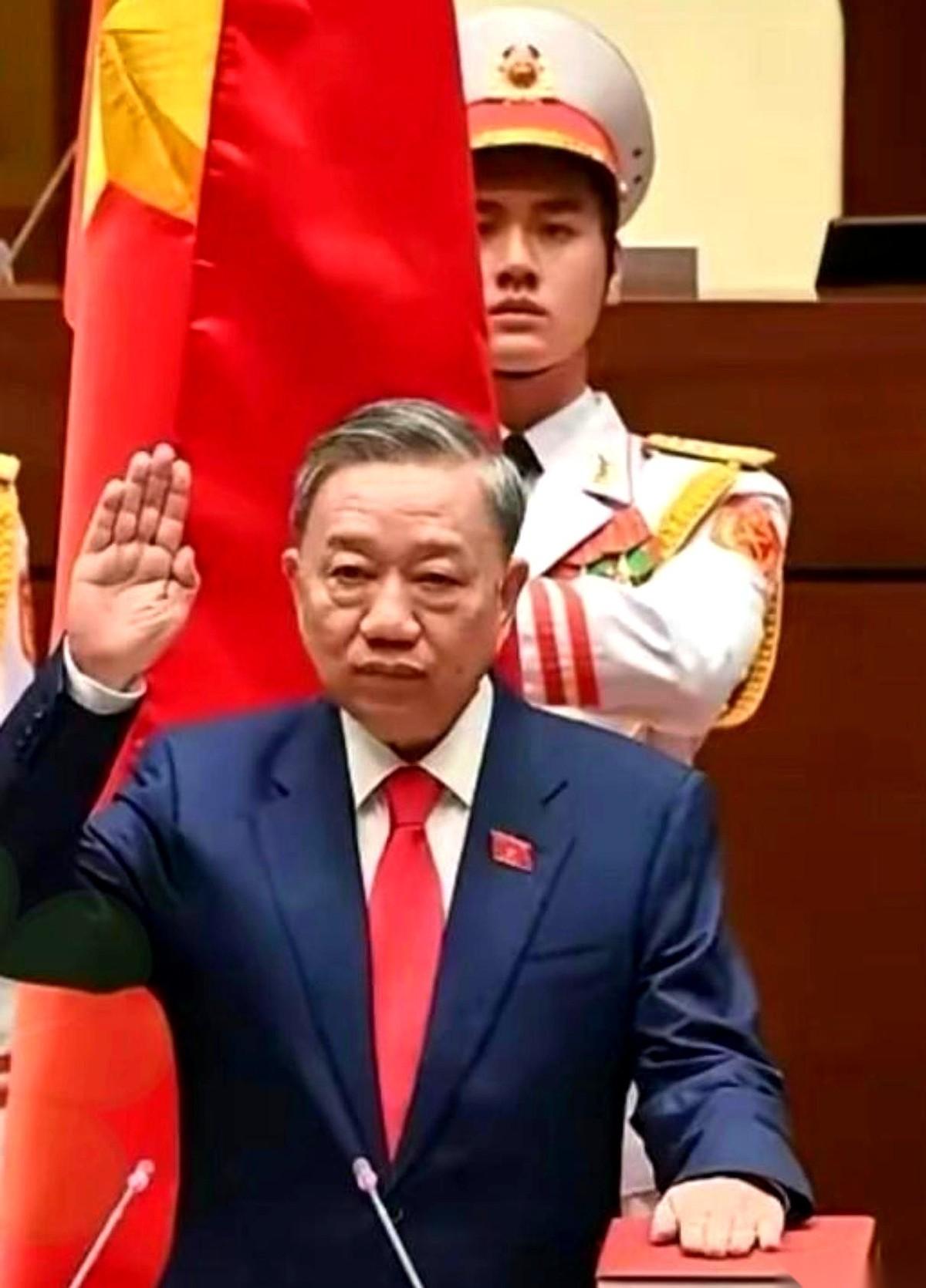 每年增长10%，连着干五年。我刚下班，在地铁上刷到这条新闻，差点以为手机坏了。