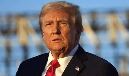 特朗普不得不访华，美国人已经发现，中国跟二战时期美国一样强大。必须要接受现实，特