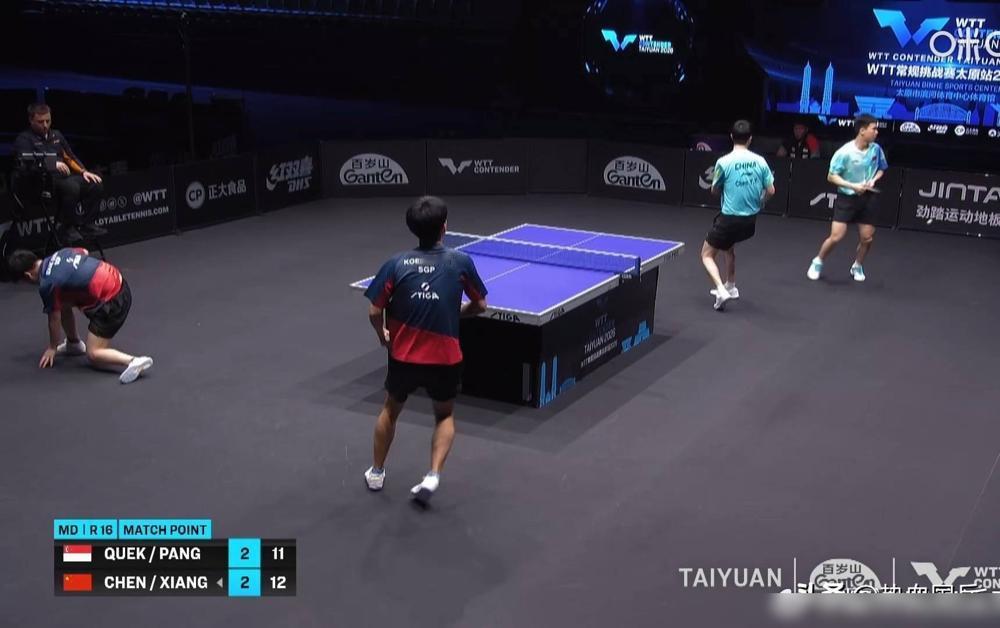 别再吹什么惊天逆转了。我告诉你，国乒这对新组合，一只脚已经踏进了鬼门关。赢了