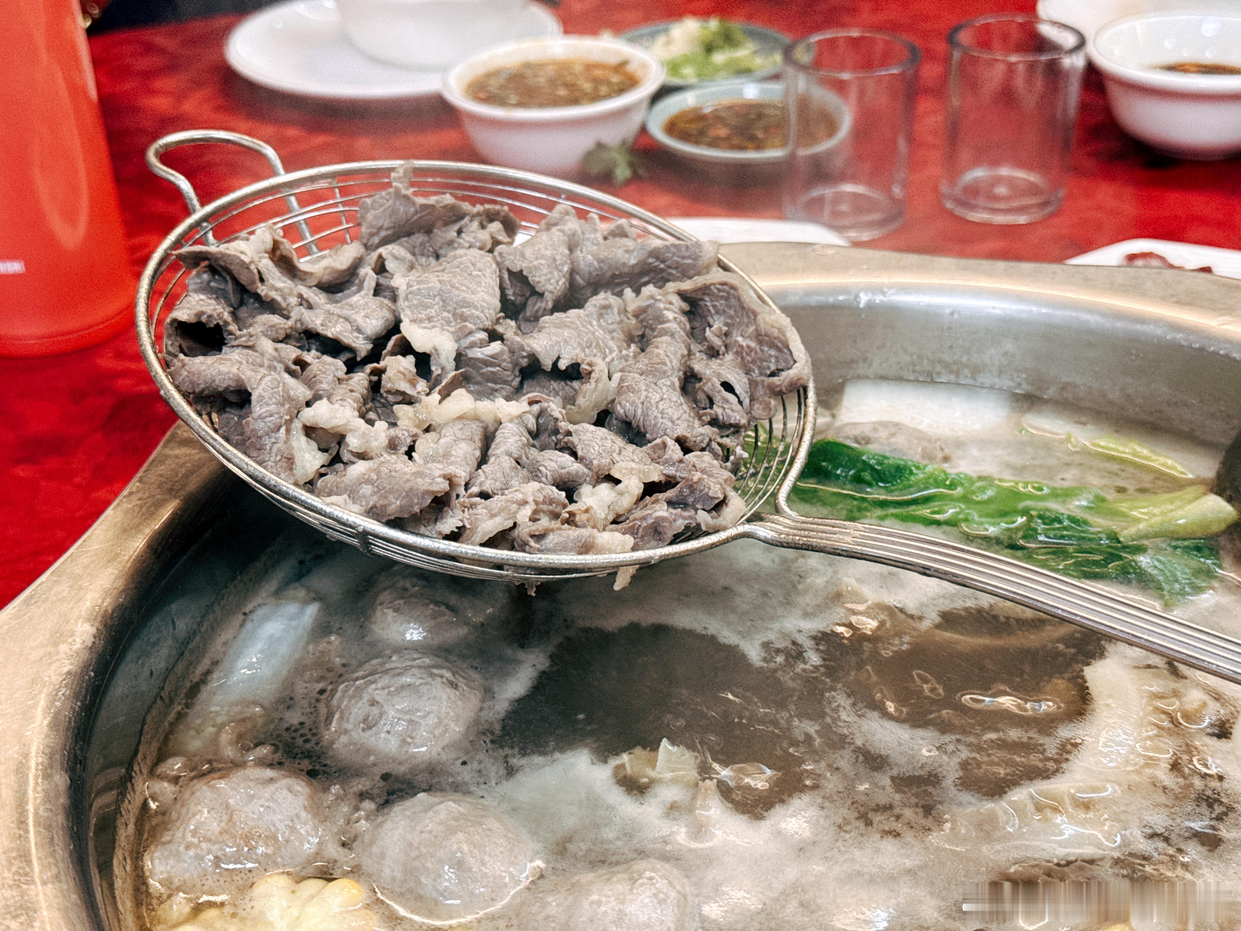 终于降温了15度的气温搞个牛肉火锅778