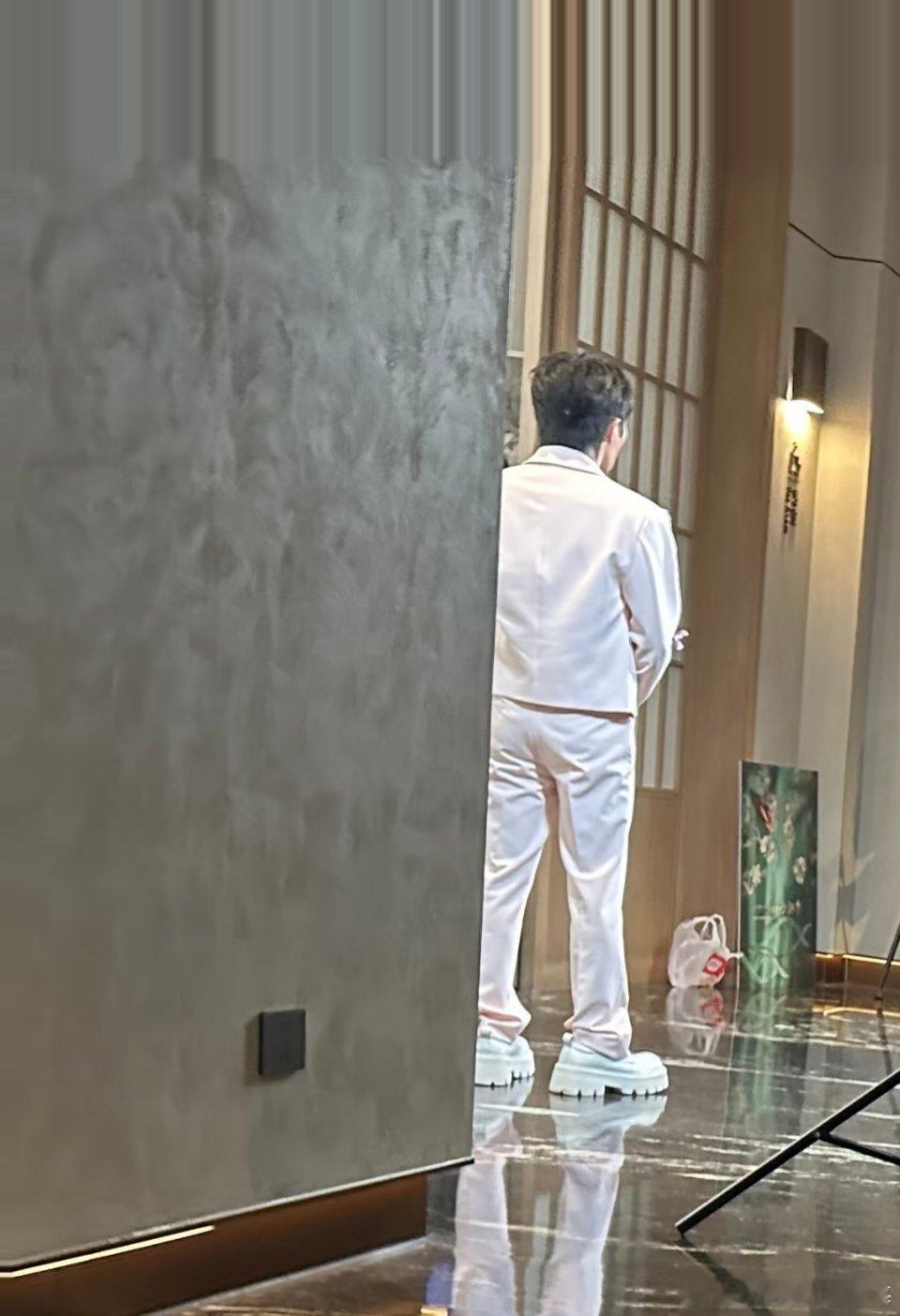 乖乖的录口播的小猫​​​