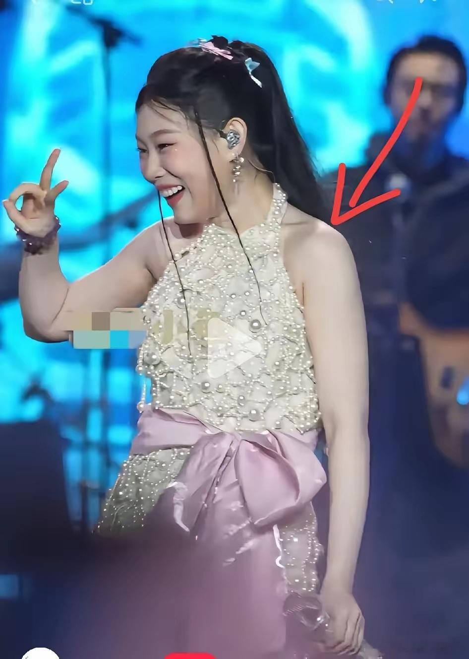 这句话我想说很久了，小沈阳女儿沈佳润是捧不红的！不是唱歌不好听，也不是不好看，是