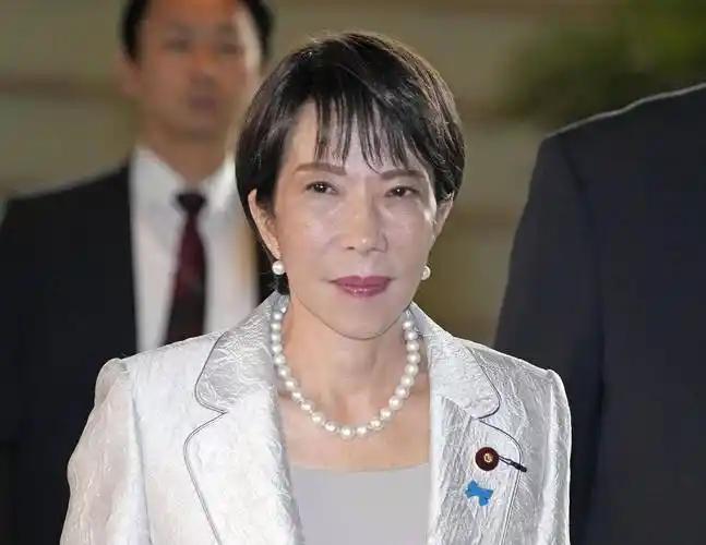 高市早苗要于12月26日去拜“鬼”？拜就拜呗，因为鬼拜“鬼”并不足为奇。11