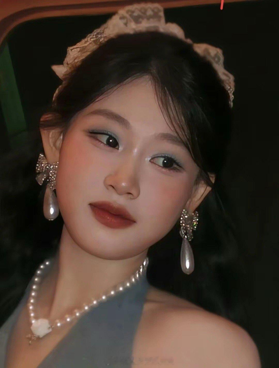 沈佳润请业内顶级化妆师王亚飞做的妆造，一次差不多两万，大家看看这钱花得值吗？