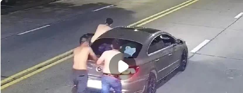 三名喝酒男子，推车回家，交警：不算酒驾，但也违法评两句，首先要为这三名男子点