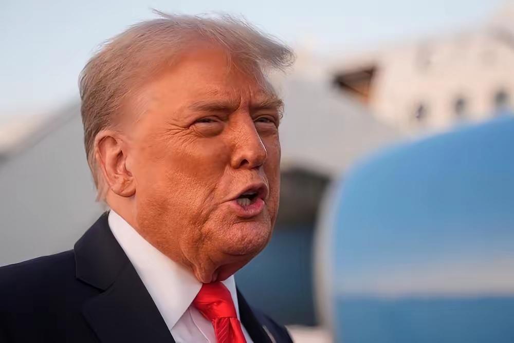 如果有一天美国没落，一定是因为他们选了一个太爱钱的老大！不知道大家有没有发现，