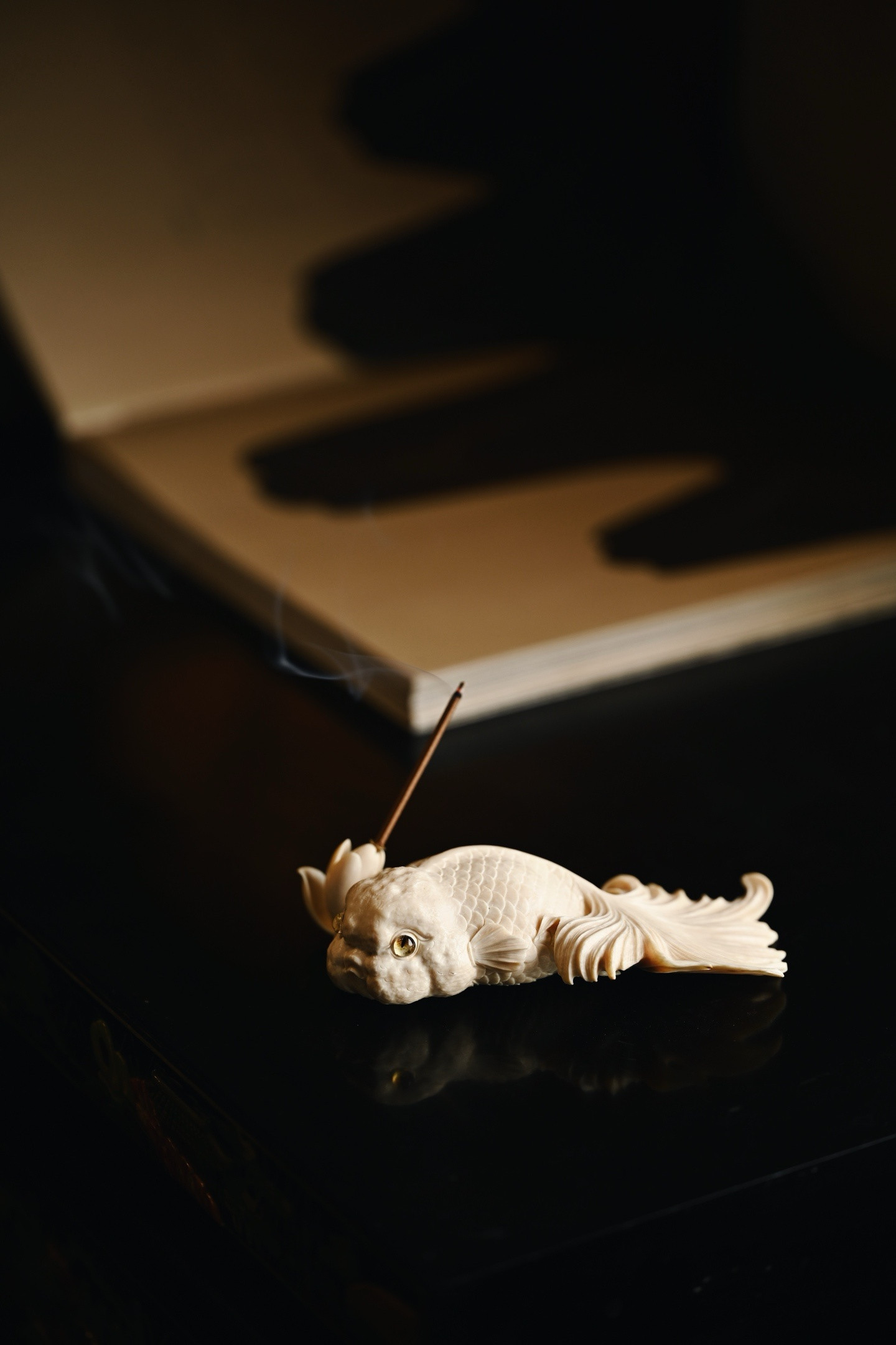 猛犸|金玉满堂香插摆件温润如脂的猛犸象牙，承载着远古的宁静与时光的馈赠。