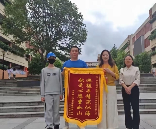 江西2.8万救护车，仅退款的风还是吹到了医疗界