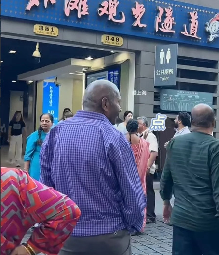 以后不要接印度游客了网友建议接待印度游客的态度：跟他们做牛做马也就算了，至少